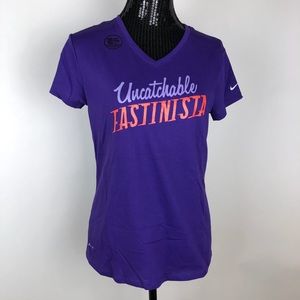 Nike Women’s Tee Purple Medium Uncatchable Fast